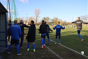 - FOTÓ: Kovács Kata (<!-- Lorem... -->@<!-- ipsum... -->Miklósi GYFE)